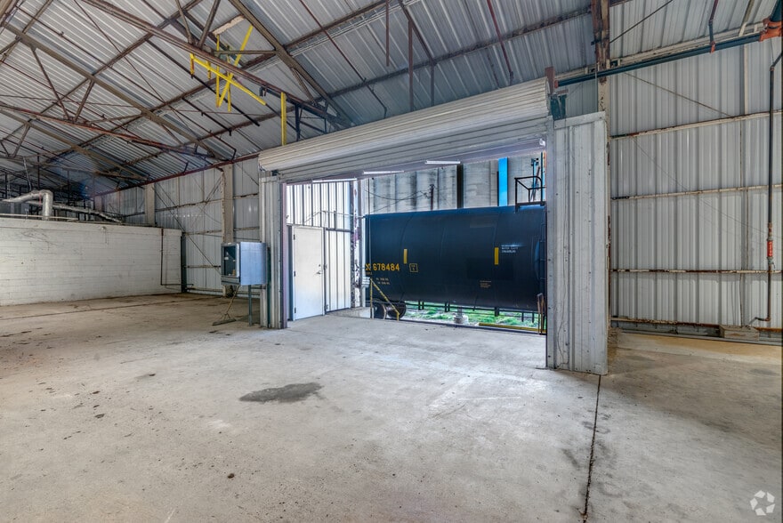 More Photos Of 2101 Terminal Rd, Fort Worth Warehouse For Lease