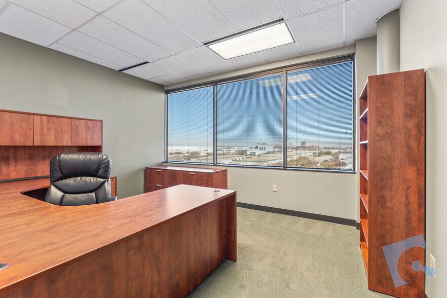 More Photos Of 1130 E Arapaho Rd, Richardson Office For Lease