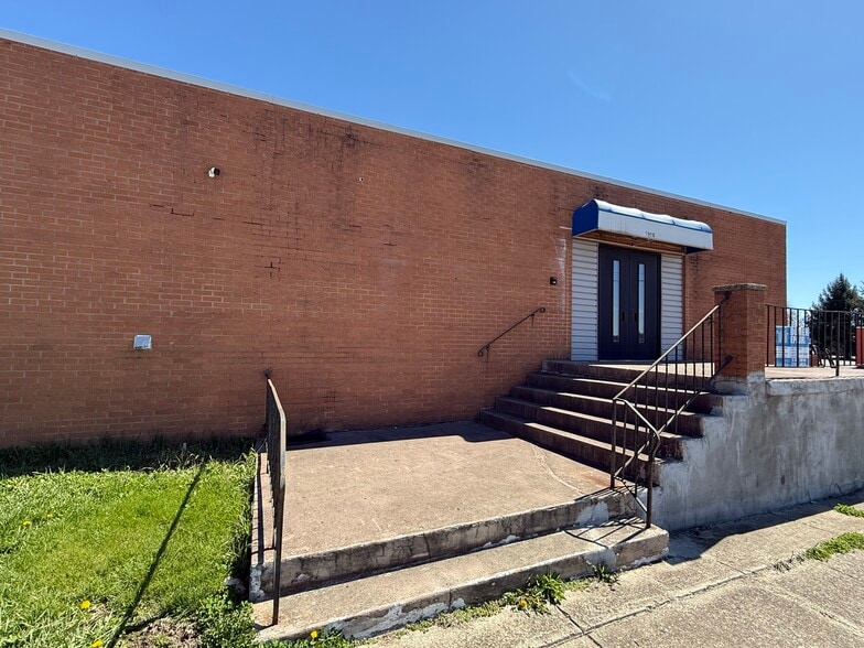 More Photos Of 5900 N Dixie Dr, Dayton Flex For Sale