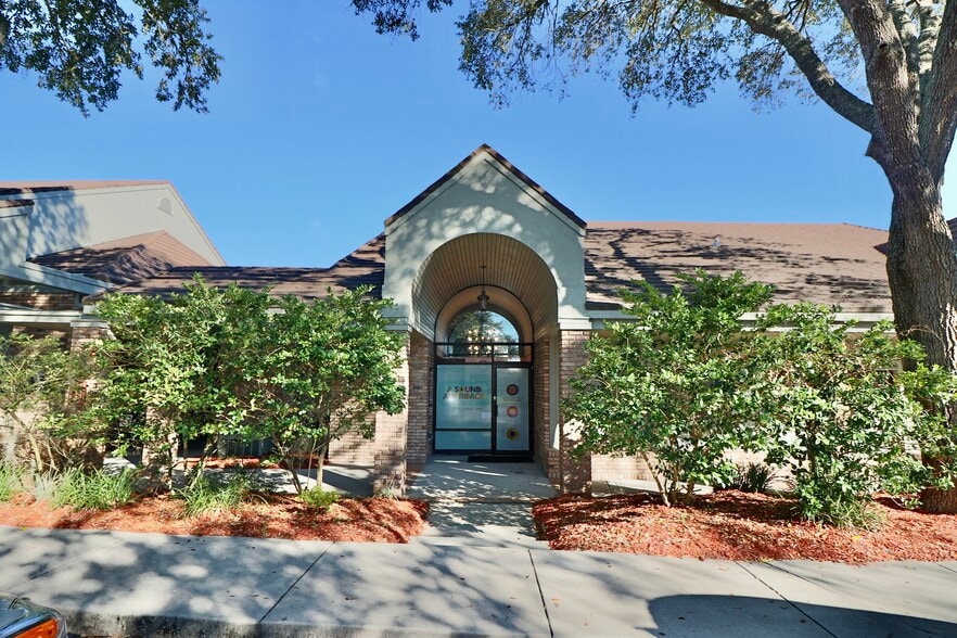 More Photos Of 5327 Commercial Way, Spring Hill Office For Lease