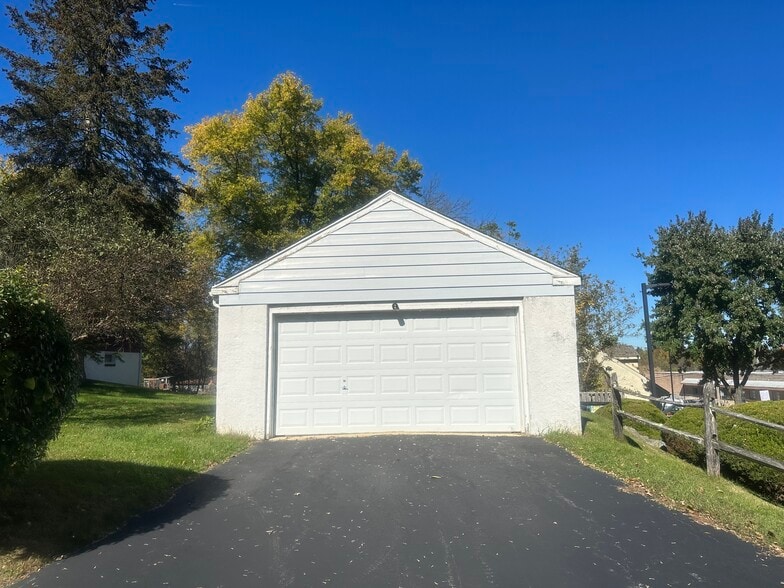 189 E Lancaster Ave, Malvern, PA 19355 Retail For Lease