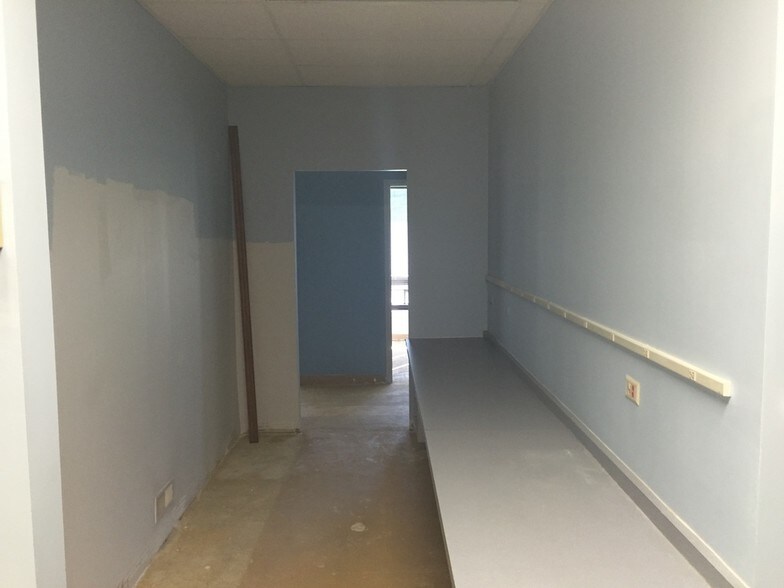 More Photos Of 4949 Euclid Ave, Palatine Medical For Lease