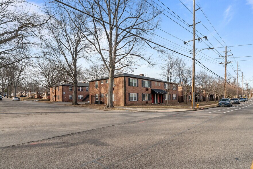 More Photos Of 1001-1031 North and South Rd, University City Apartments For Sale