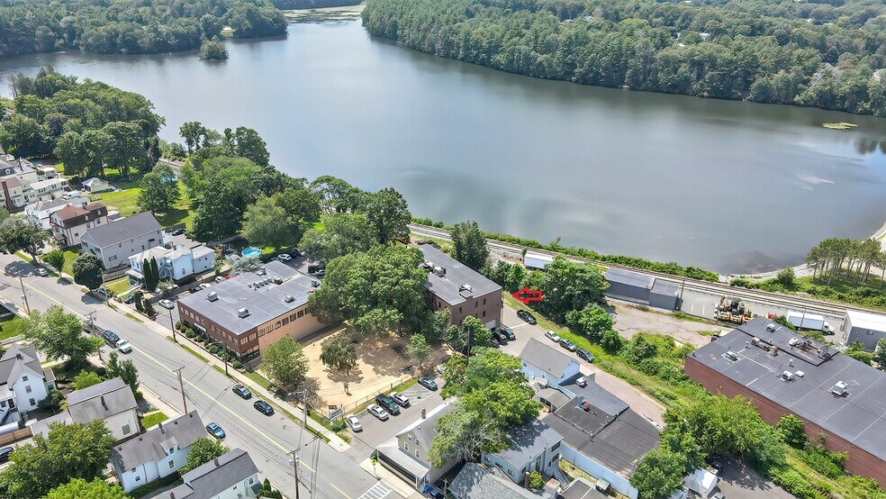More Photos Of 4 Railroad Ave, Wakefield Office For Lease
