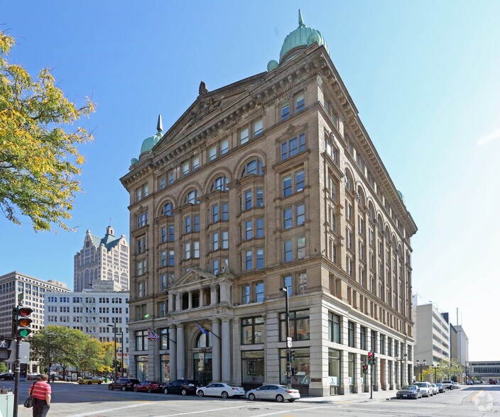 More Photos Of 135 W Wells St, Milwaukee Coworking Space