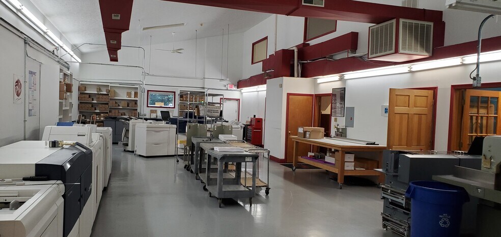 More Photos Of 125 S Westplex Ave, Bloomington Warehouse For Sale