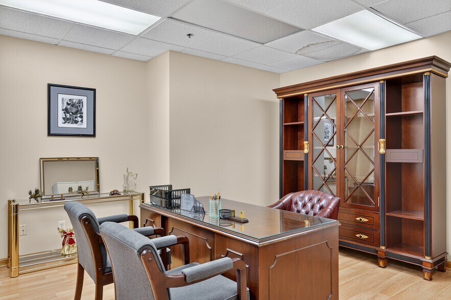 More Photos Of 3713 S George Mason Dr, Falls Church Apartments For Sale