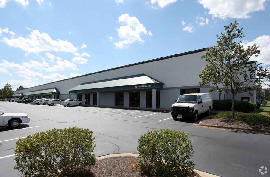 More Photos Of 2201 Brentwood Rd, Raleigh Light Distribution For Lease