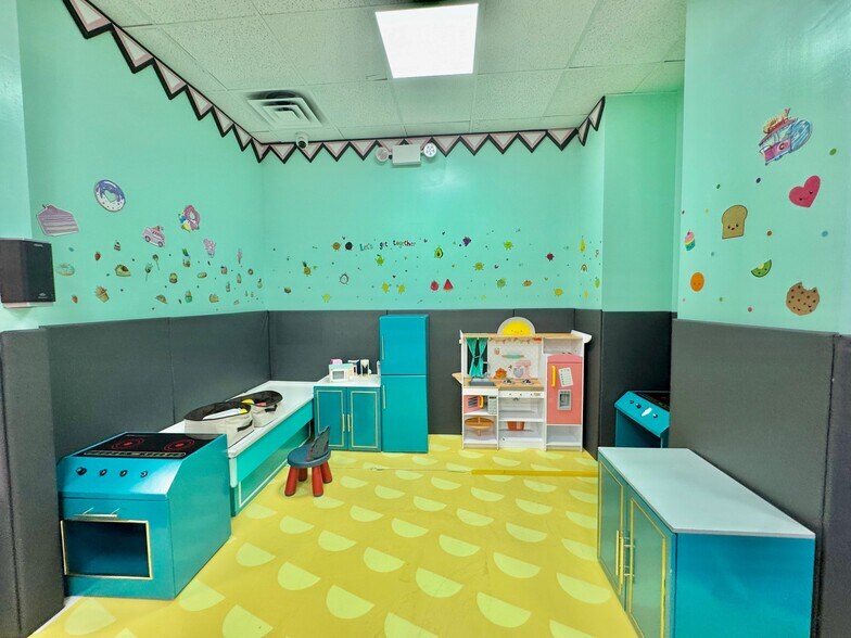 More Photos Of 1267 Forest Ave, Staten Island Storefront Retail Office For Lease