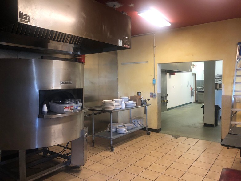 More Photos Of 333 Mill Creek Dr, Marysville Restaurant For Sale