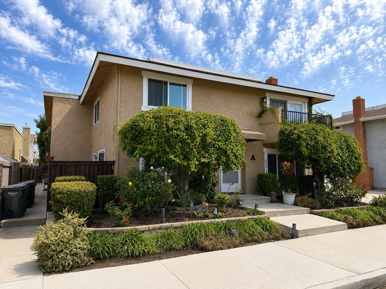 More Photos Of 16672 Algonquin St, Huntington Beach Apartments For Sale
