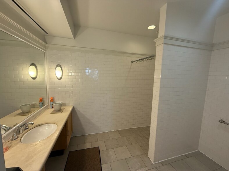 More Photos Of 7917 Ivanhoe Ave, La Jolla Office Residential For Lease