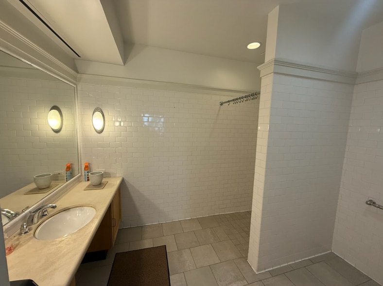 More Photos Of 7917 Ivanhoe Ave, La Jolla Office Residential For Lease