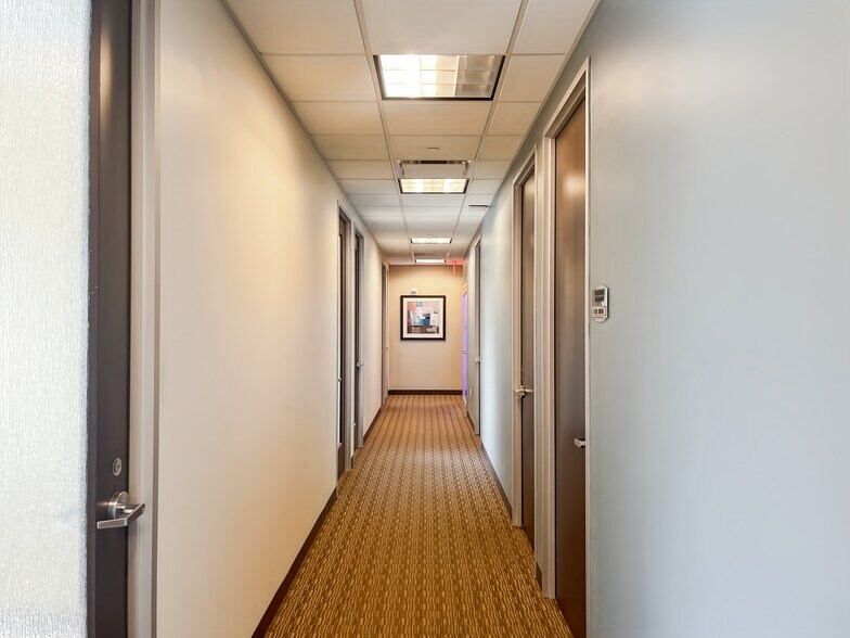 More Photos Of 118-35 Queens Blvd, Forest Hills Coworking Space