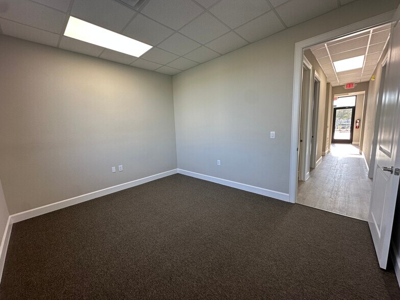 More Photos Of 5501 Cabrera Dr, Sugar Land Unknown For Lease