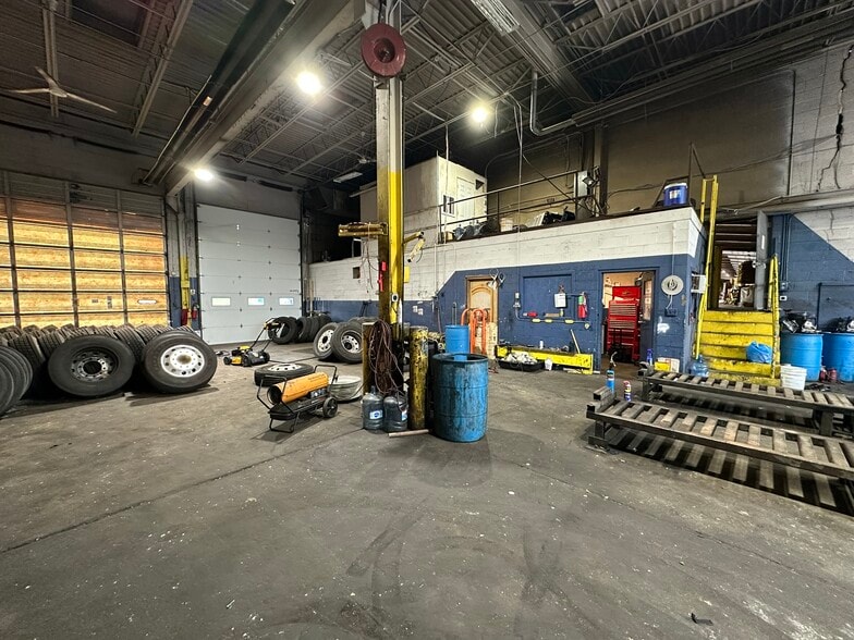 More Photos Of 15 Frontage Rd, Hampton Truck Terminal For Sale