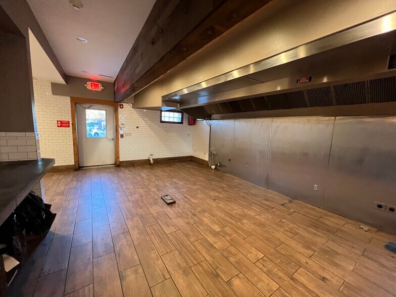 More Photos Of 617 Union St, Schenectady Restaurant For Sale