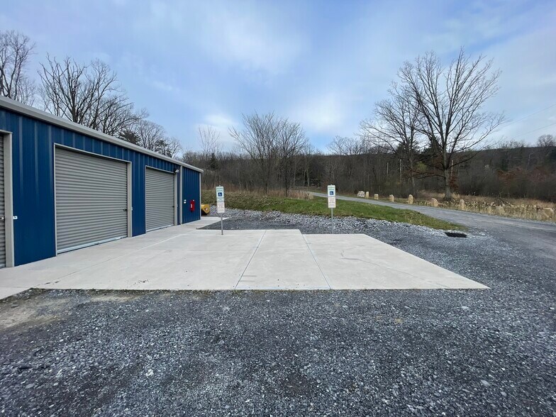 More Photos Of 1122 Amelia Ave, Altoona Self Storage For Sale