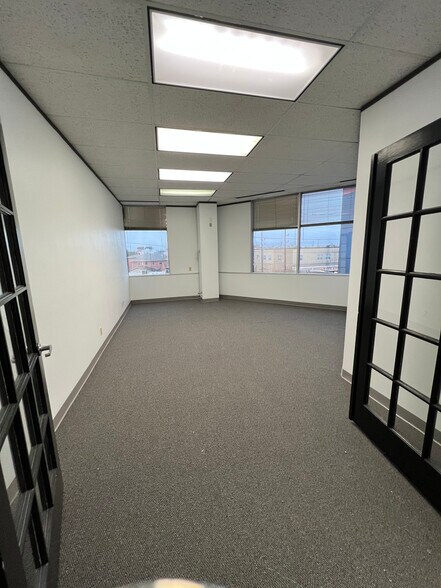 More Photos Of 3033 Chimney Rock Dr, Houston Office For Lease
