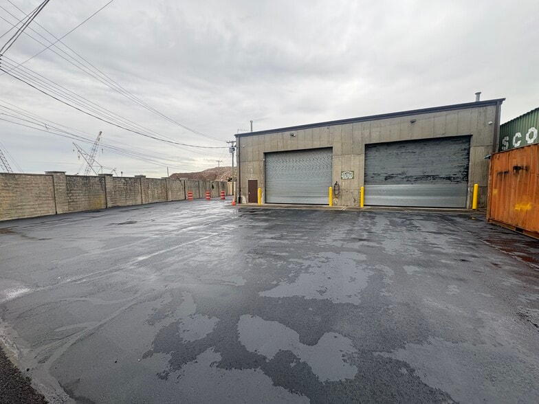 More Photos Of 436 Spencer St, Staten Island Warehouse For Sale