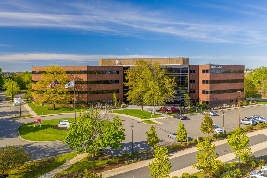 More Photos Of 20 Cabot Rd, Medford Office For Lease