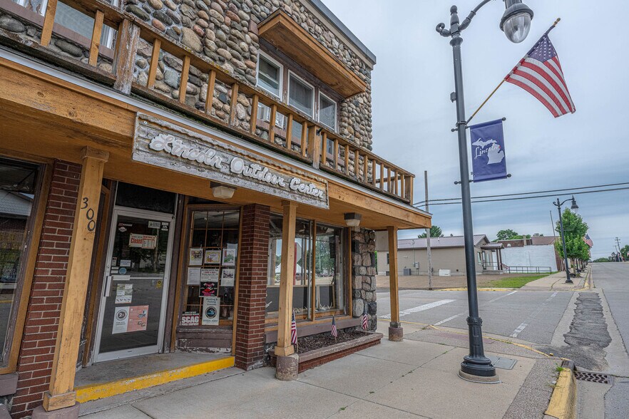 More Photos Of 300 S 2nd St, Lincoln General Retail For Sale