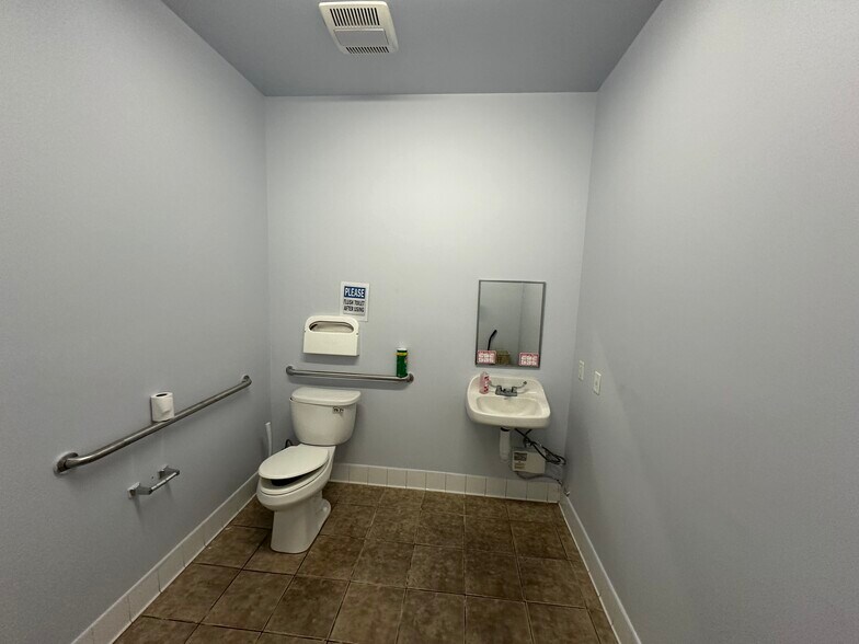 More Photos Of 509-523 E Rosecrans Ave, Compton Storefront Retail Office For Lease