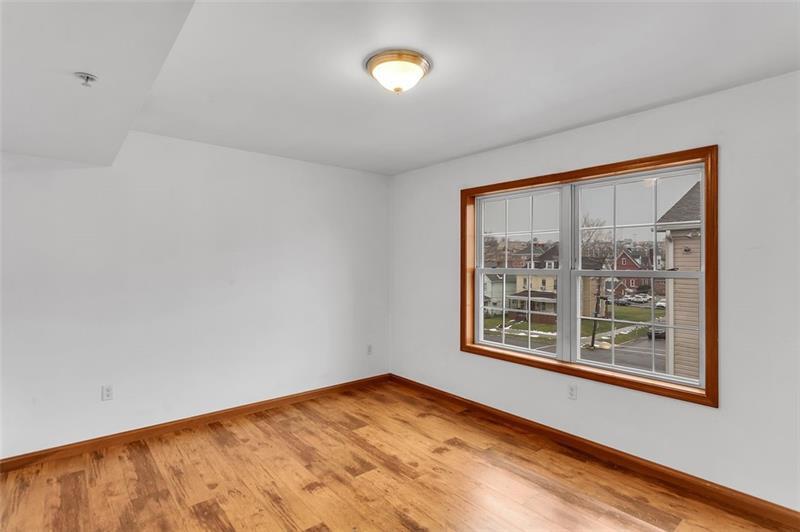 More Photos Of 456 2nd St, California Apartments For Sale