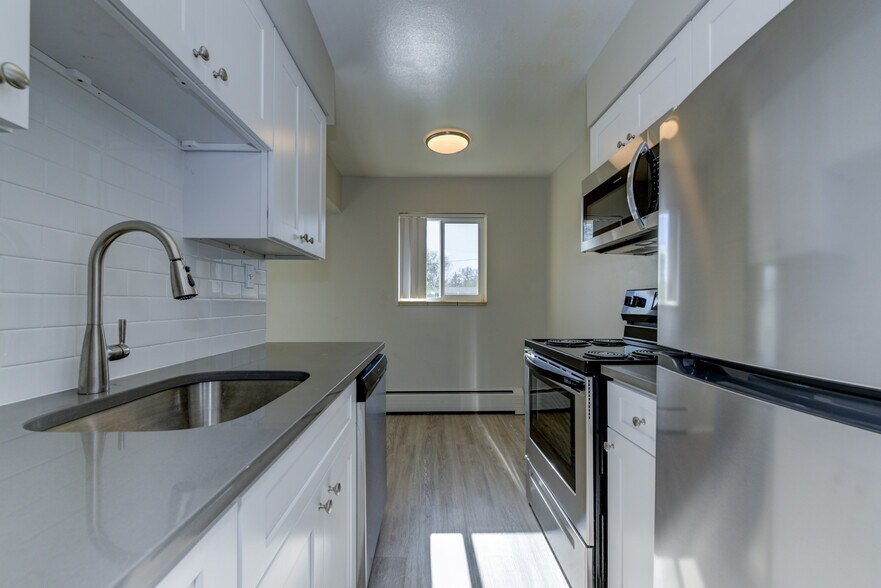 More Photos Of 1363 Pierce St, Lakewood Apartments For Sale