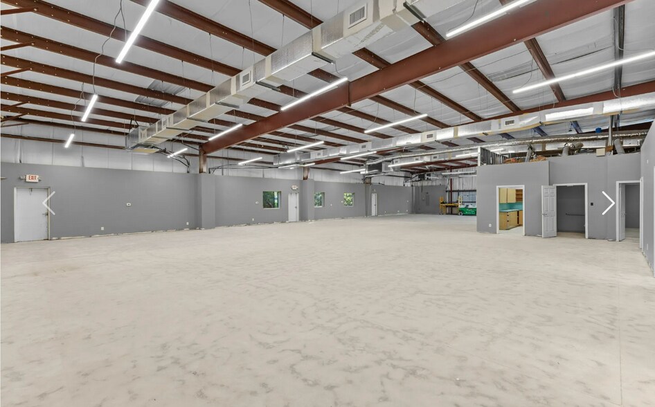 More Photos Of 4200 Dow Rd, Melbourne Unknown For Lease