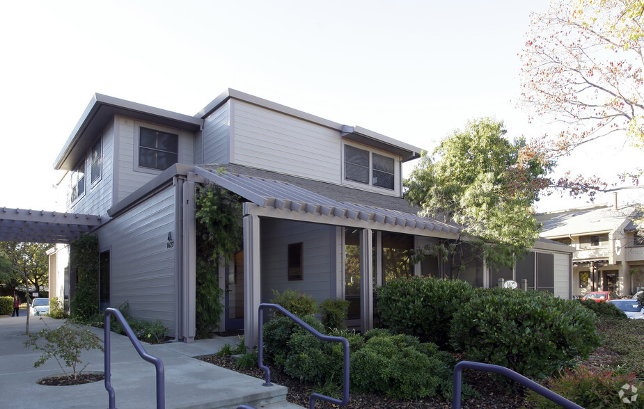 Primary Photo Of 1627 Oak Ave, Davis Office For Lease