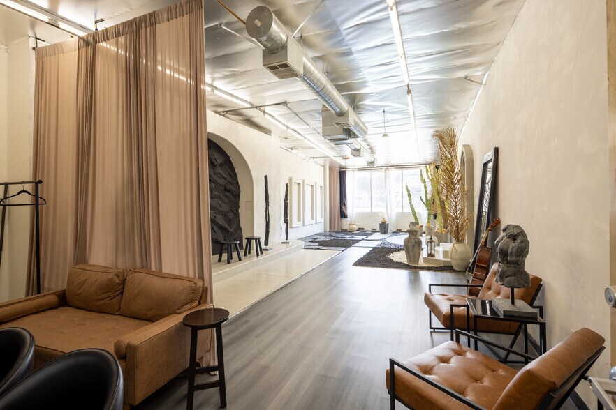 More Photos Of 1048-1050 S Los Angeles St, Los Angeles Storefront Retail Office For Sale