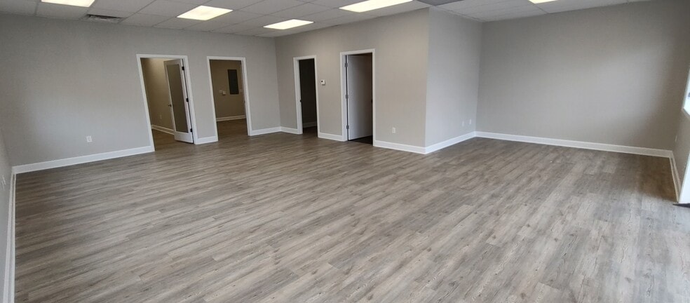 More Photos Of 1678-1694 Topaz Dr, Loveland Loft Creative Space For Lease