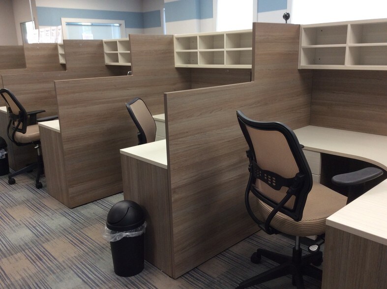 More Photos Of 920 E County Line Rd, Lakewood Office For Lease