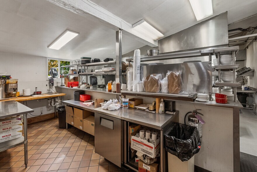 More Photos Of 2711 W College St, Bozeman Restaurant For Sale