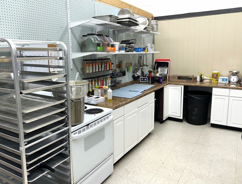 More Photos Of 200 W Main St, Council Grove Storefront Retail Residential For Sale