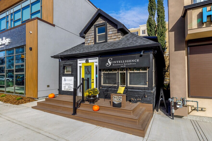 More Photos Of 2032 34th Ave SW, Calgary Office For Sale
