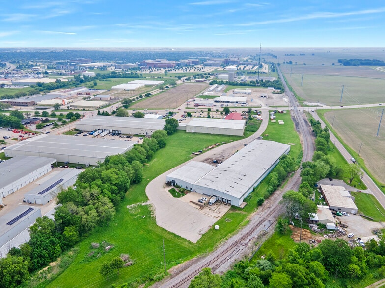 More Photos Of 1815 Morrissey Dr, Bloomington Warehouse For Sale