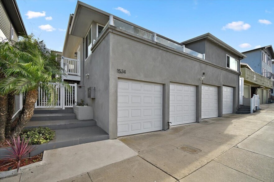 More Photos Of 1534 Manhattan Beach Blvd, Manhattan Beach Apartments For Sale