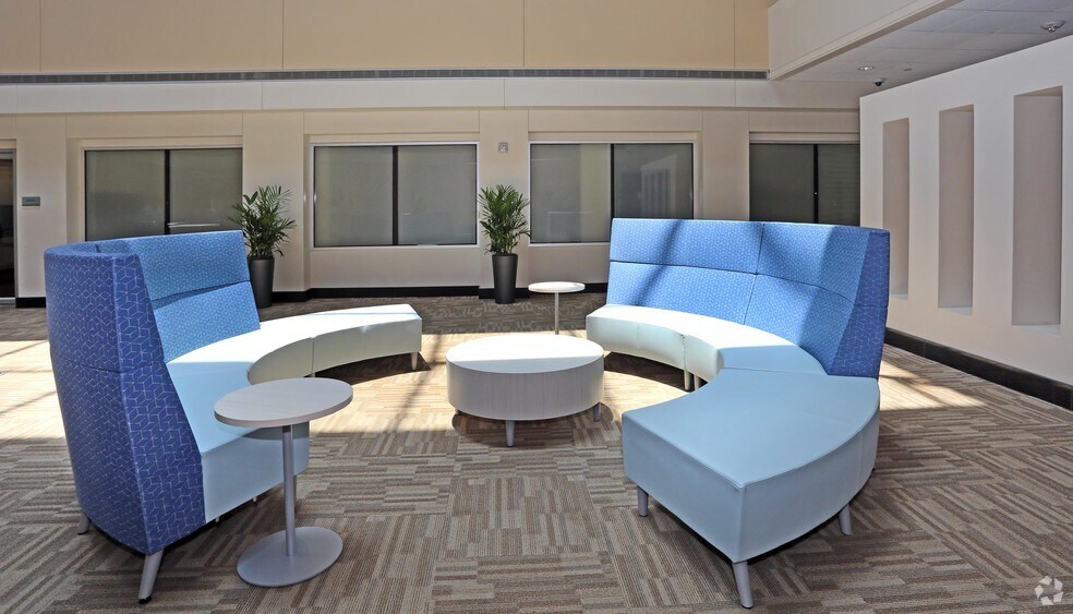 More Photos Of 500 E John Carpenter Fwy, Irving Office For Lease