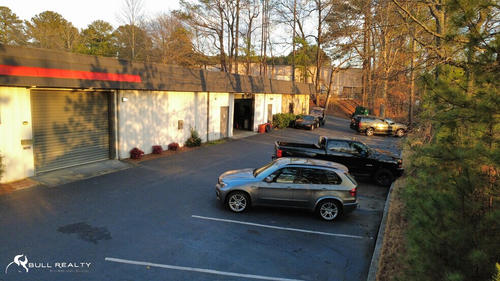 More Photos Of 6483 Peachtree Industrial Blvd, Atlanta General Retail For Sale