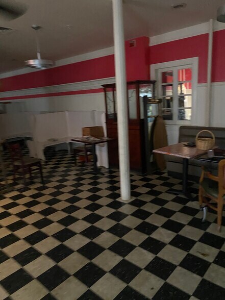 More Photos Of 333 N Charles St, Baltimore Storefront Retail Office For Lease