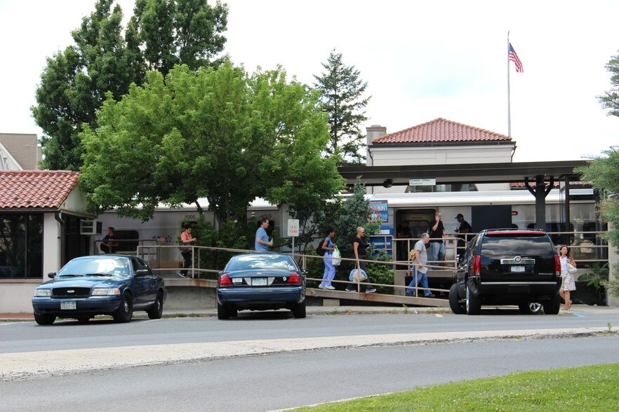 More Photos Of 44-48 Pondfield Rd, Bronxville Medical For Lease