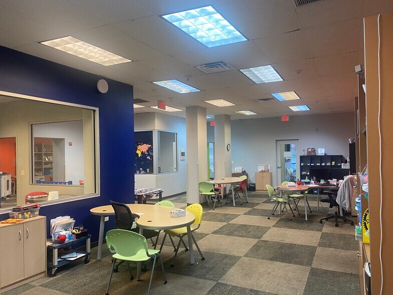 More Photos Of 7211-7227 Madison St, Forest Park Storefront Retail Office For Lease