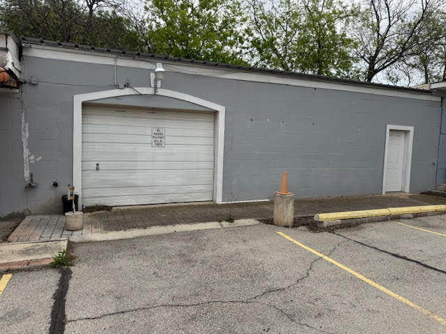 More Photos Of 1033 Bandera Rd, San Antonio Storefront For Sale