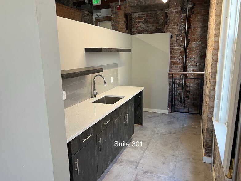 More Photos Of 123 E 7th St, Chattanooga Office For Sale