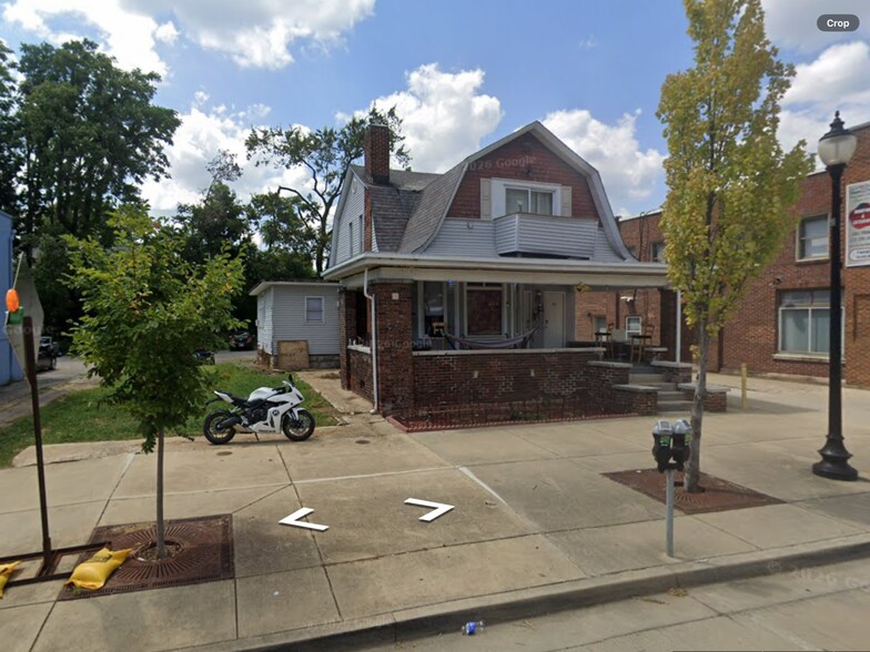 More Photos Of 414 S Walnut St, Bloomington Storefront Retail Residential For Sale