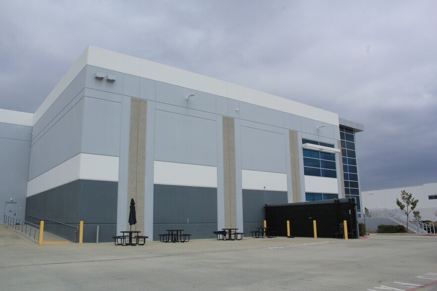 More Photos Of 9678 Utica Ave, Rancho Cucamonga Distribution For Lease