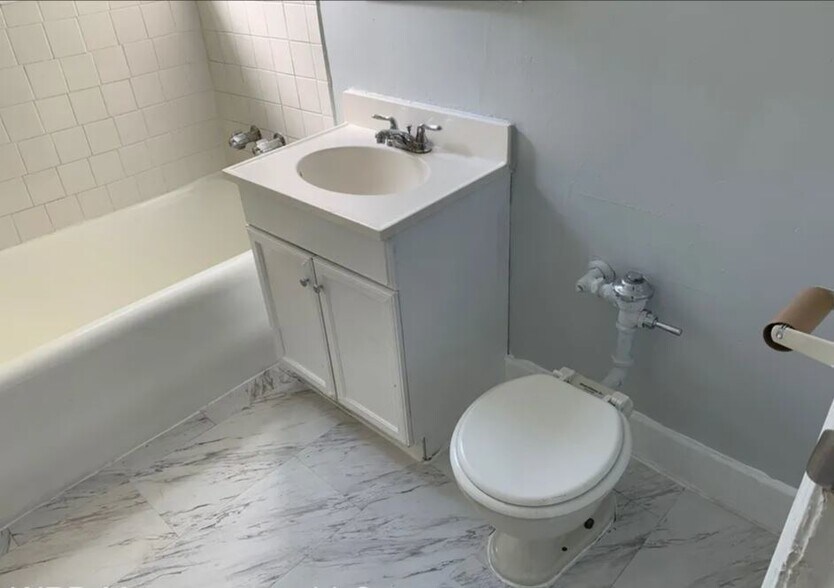 More Photos Of 7600-14 S South Shore Dr, Chicago Apartments For Sale