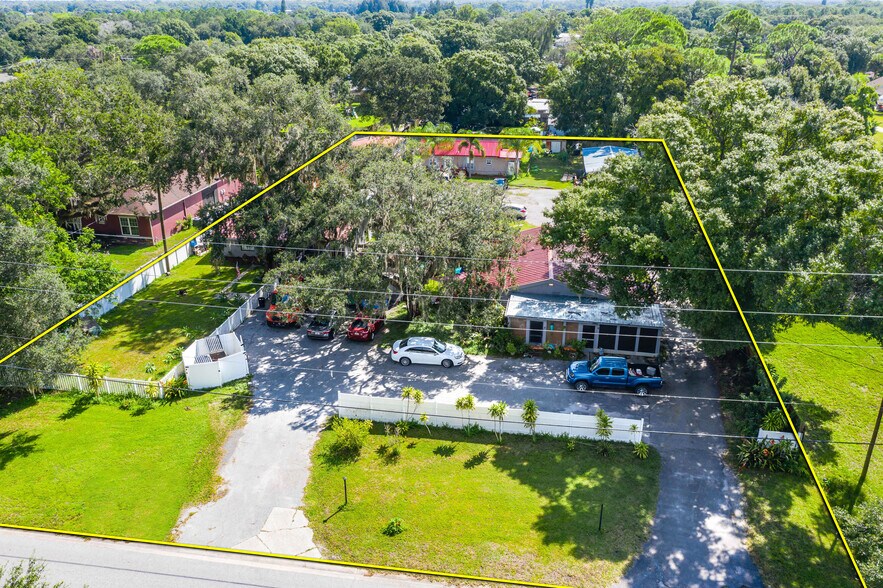More Photos Of 2609 45th St E, Bradenton Apartments For Sale